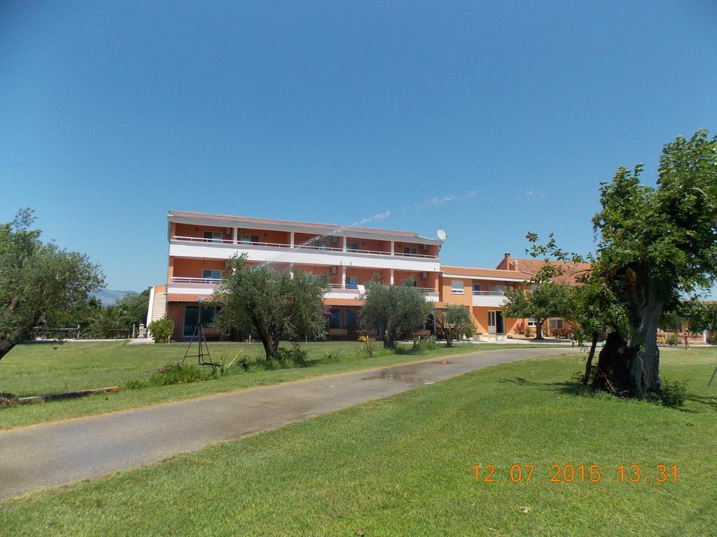 Delfini Holiday Homes Улцинь Екстер'єр фото