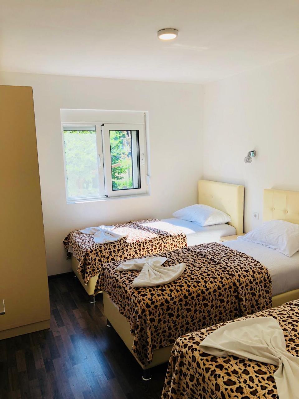 Delfini Holiday Homes Улцинь Екстер'єр фото